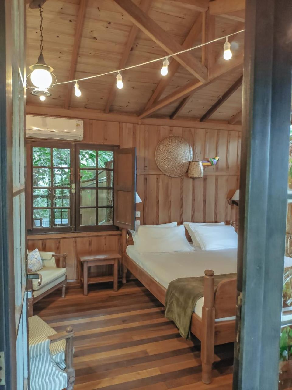 Regina Guest House برايا دو روزا الغرفة الصورة